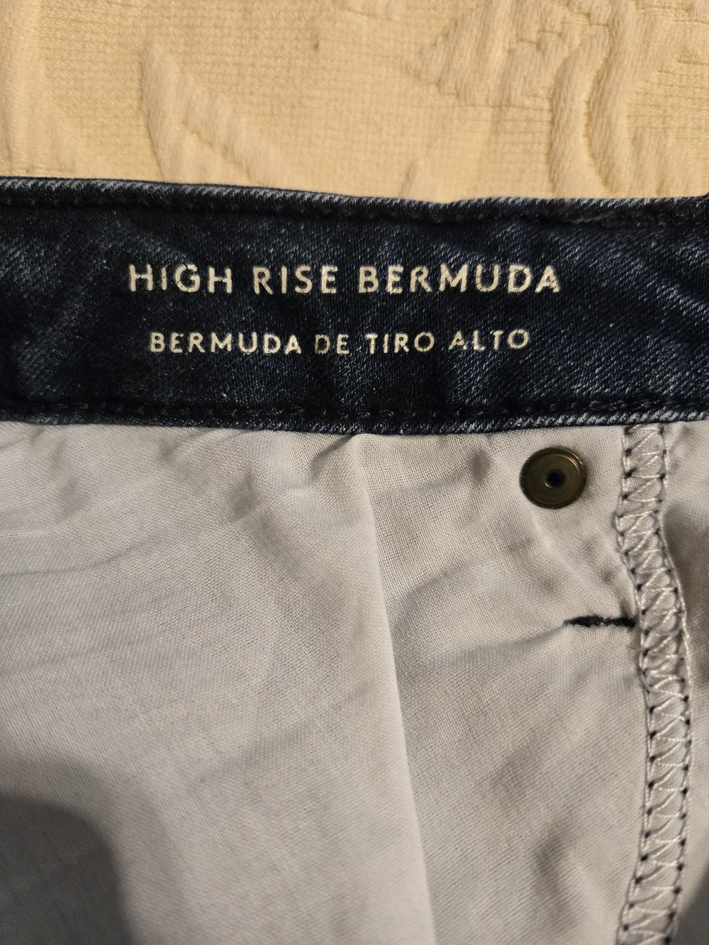 Universal Thread Medium Wash Bermuda Cuffed Shorts 16